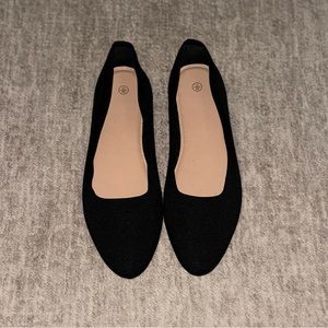 ⭐️11 WIDE BLACK FLATS W/ DISC SHIPPING⭐️